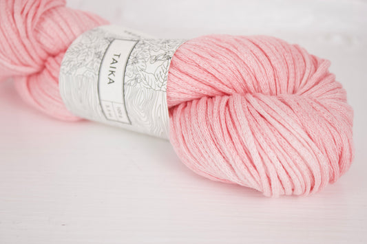 Strawberry Macaron - Taika