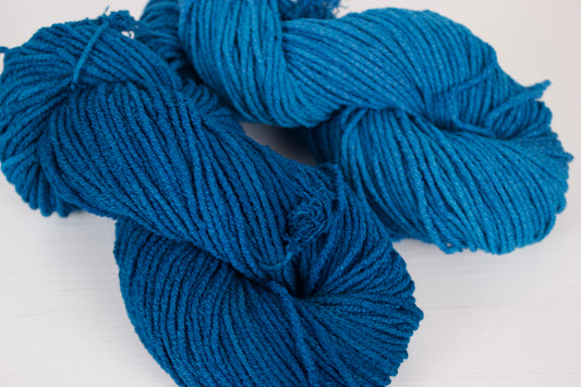 Bright Royal Blue - Hyades Worsted AS-IS - has a dry/crunchy texture, no label, has dye running issues