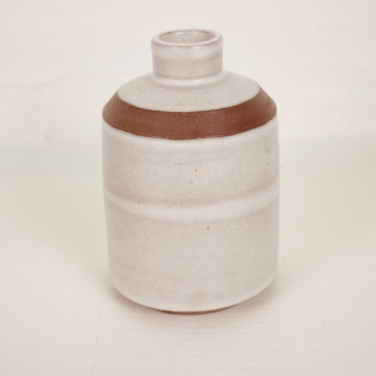 Vase ou bouteille en céramique faite à la main