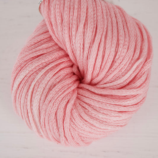 Strawberry Macaron - Taika