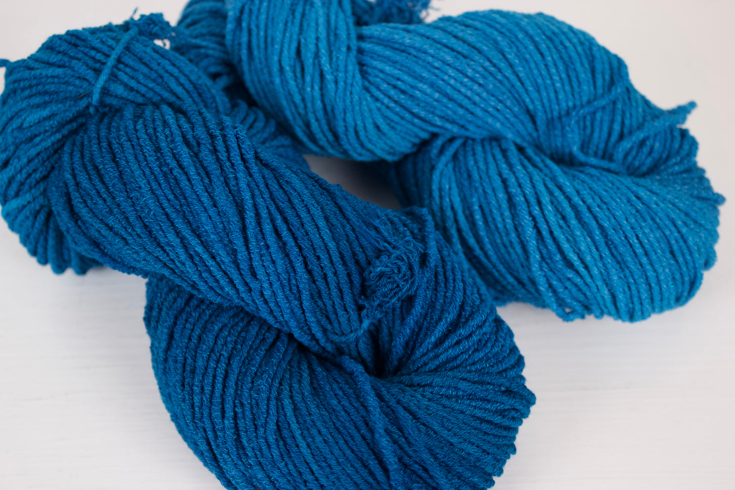Bright Royal Blue - Hyades Worsted AS-IS - has a dry/crunchy texture, no label, has dye running issues