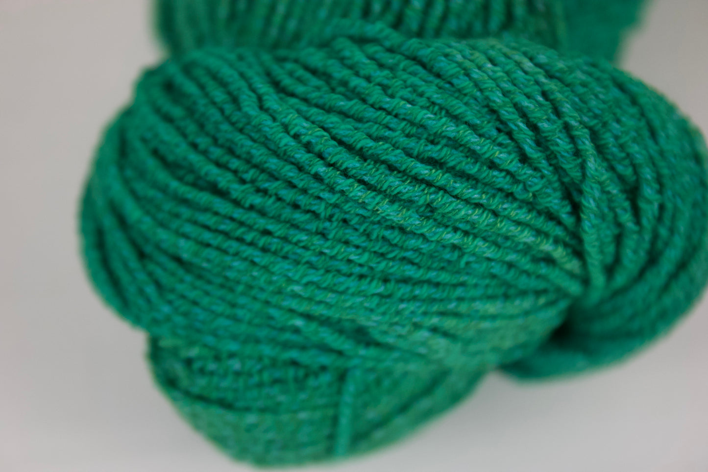 Grass Green - Pleiades Eco - AS-IS, dry/crunchy texture, no label